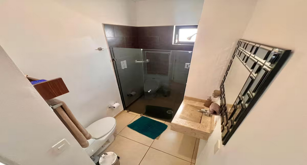 Bathroom 1-1