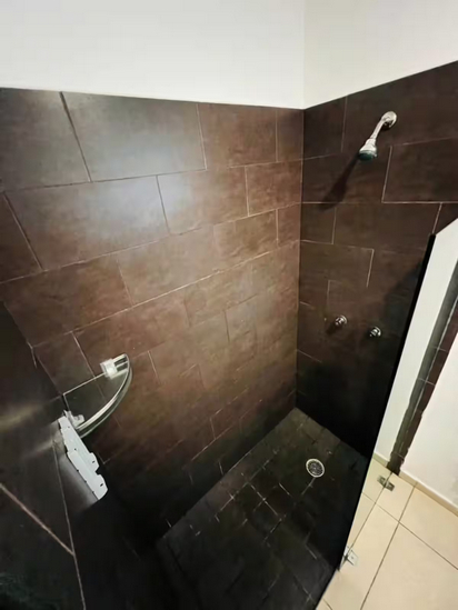 Bathroom 2-1