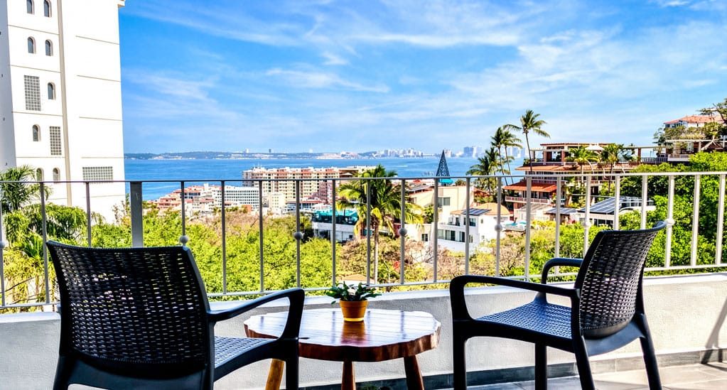 Sueno-Deck-chairs